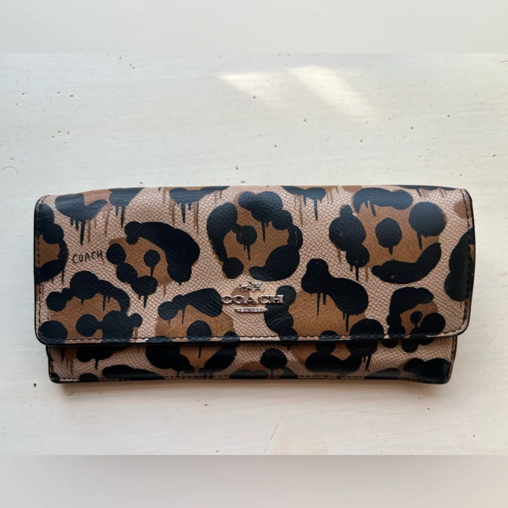 Coach Wallet - Picture 1 of 4